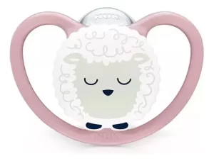 Miniatura 2 de 4 de Set 2 Chupetes Nuk Space Night Luminoso Talle 1 (0 a 6 meses)