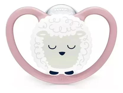 Imagen 2 de 4 de Set 2 Chupetes Nuk Space Night Luminoso Talle 2 (6 a 18 meses)