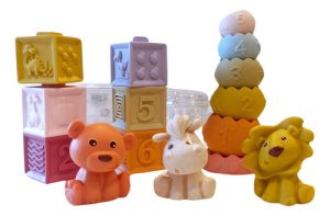 Miniatura 4 de 5 de Set Apilable Con Cubos Torres Y Animalitos De Goma Baby Favorite