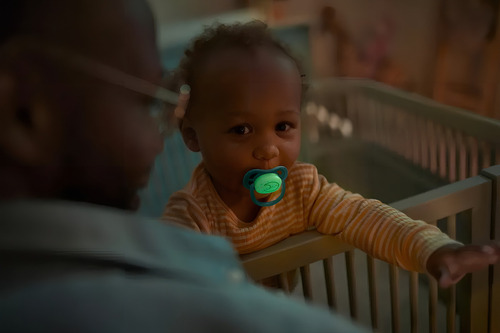 Imagen 6 de 6 de Chupete Philips Avent Ultra Air SCF376/13 Brilla En La Oscuridad 6-18m