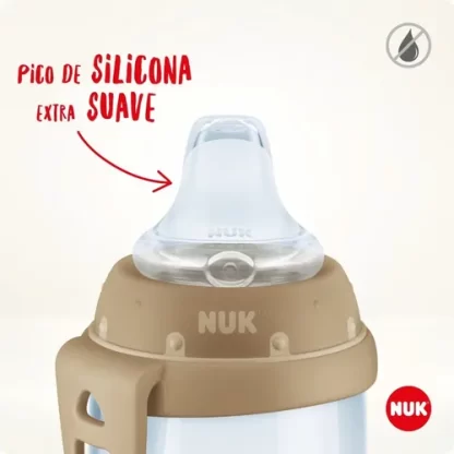 Imagen 4 de 4 de Vaso Active Cup Nuk Tigger 300ml Azul +12 meses con boquilla de silicona anti derrames