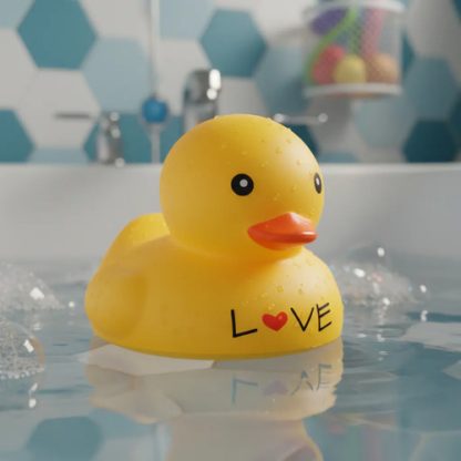 Imagen 5 de 6 de Patito De Goma Amarillo Con Corazón Love Para El Baño 2746