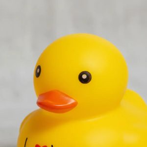 Miniatura 4 de 6 de Patito De Goma Amarillo Con Corazón Love Para El Baño 2746